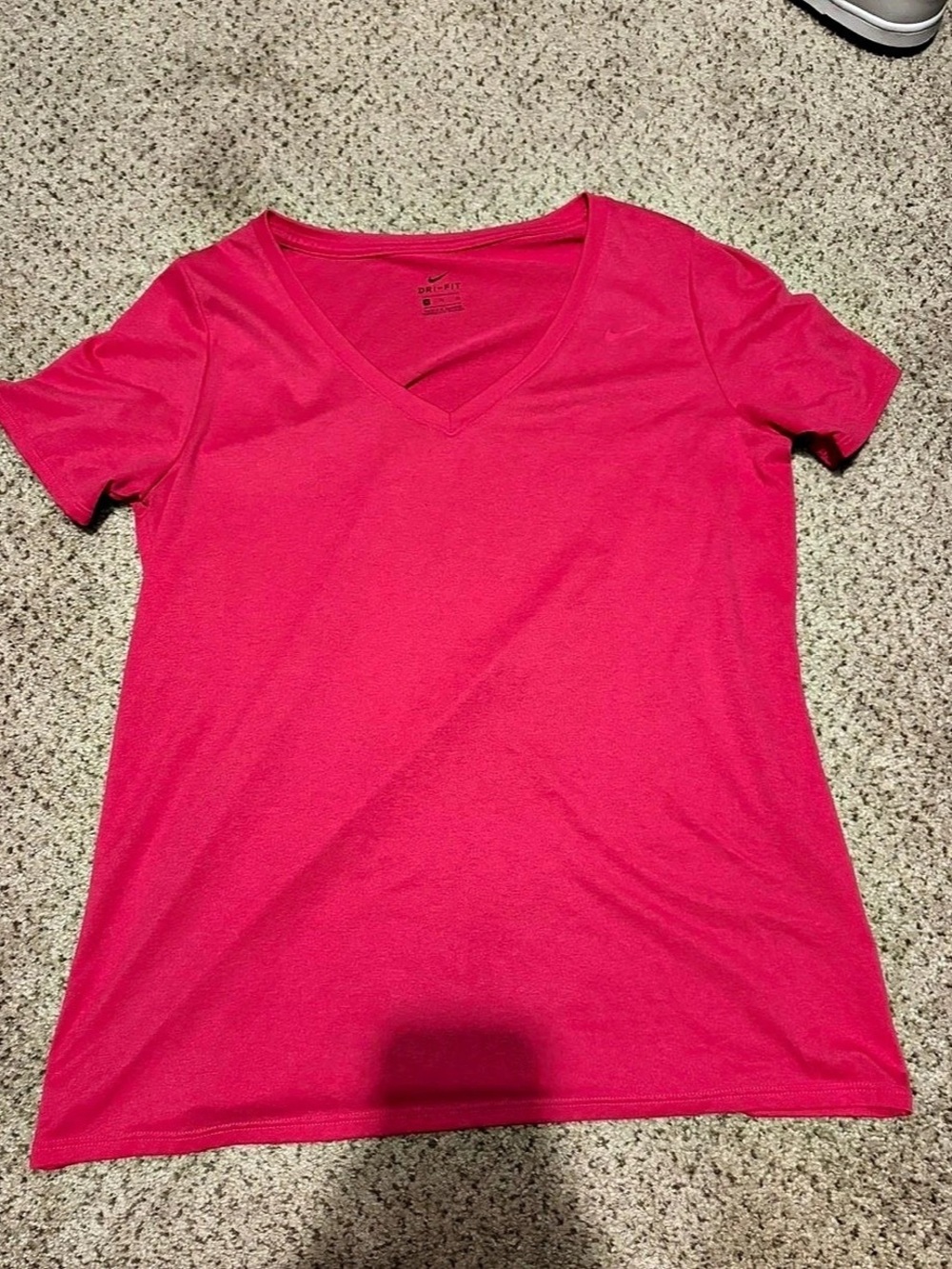 Nike V-Neck Tee in Pink Size Medium